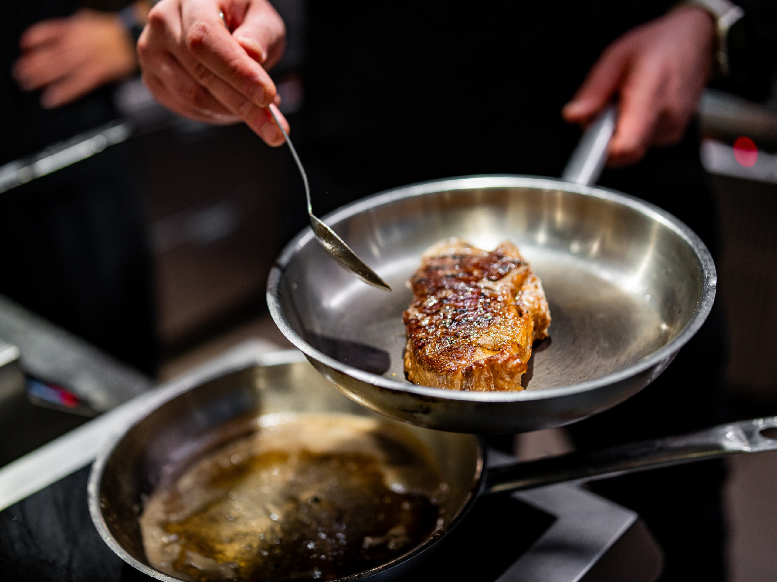 steak bleeding in the pan